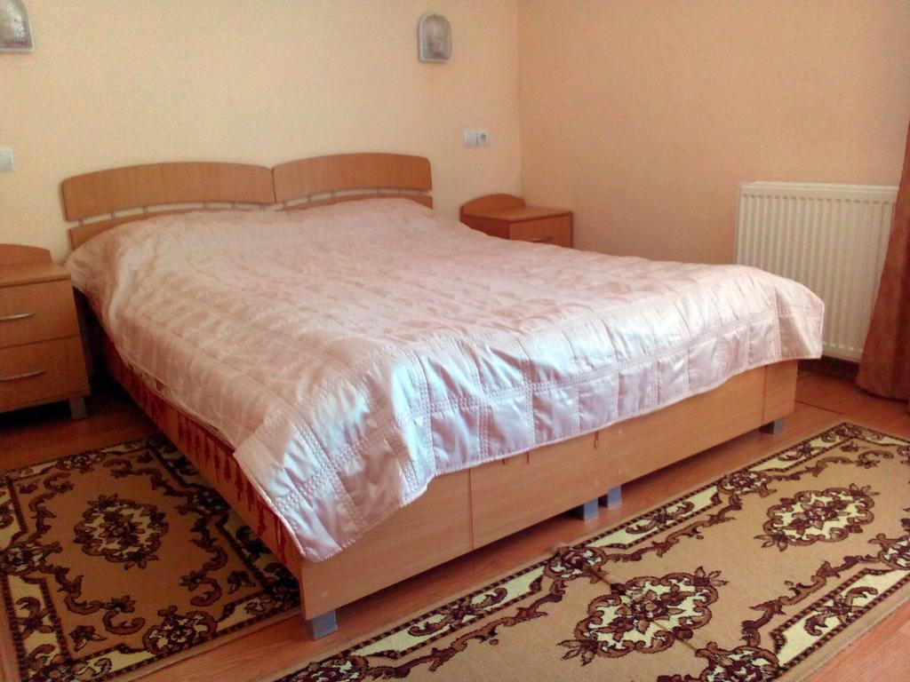 Sadiba "Lisova Pisnia" Hotel Siniak Buitenkant foto